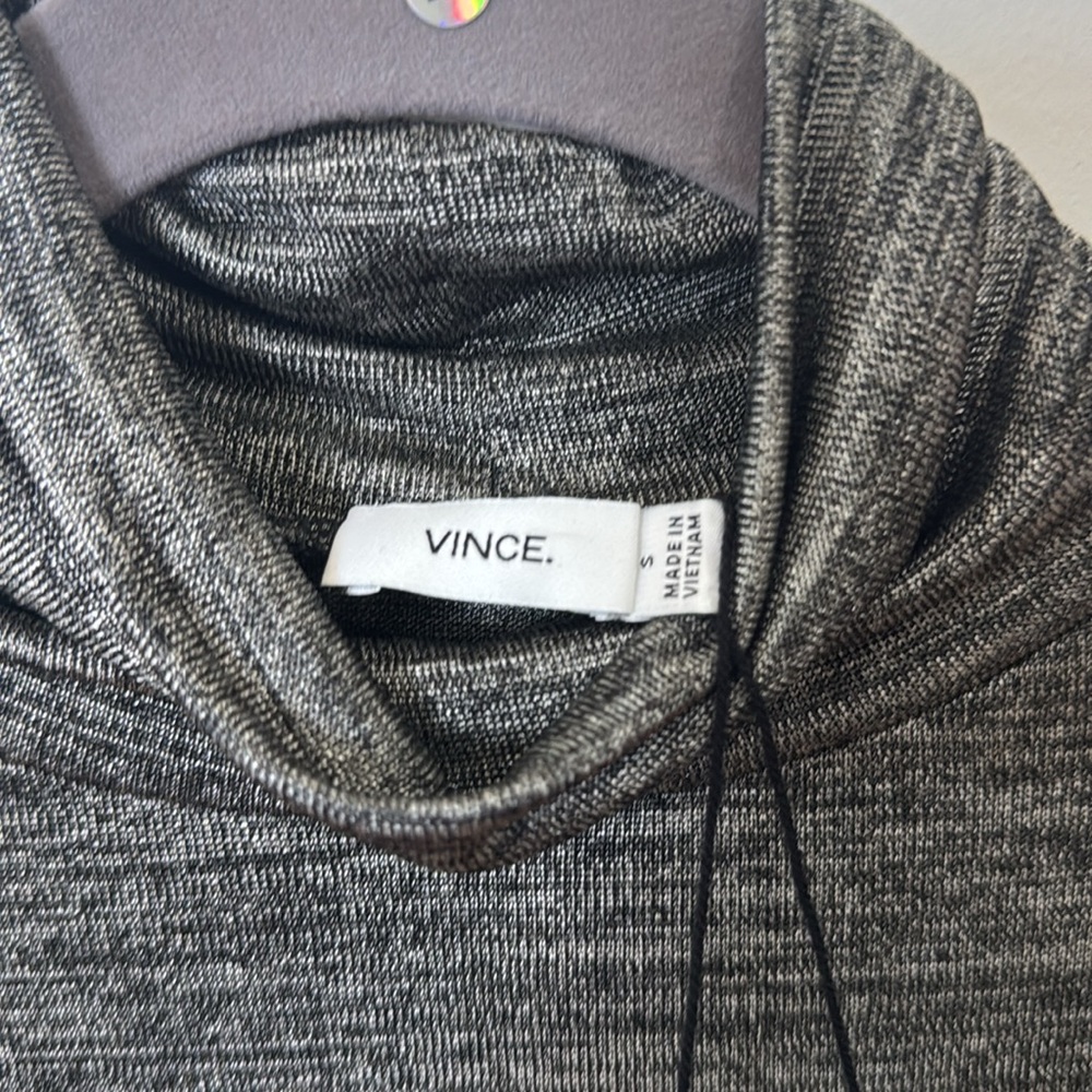 *NEW* VINCE SLINKY TURTLE NECK GUNMETAL SHIMMER SIZE SMALL - Picture 6 of 9